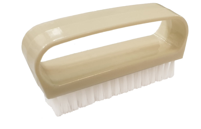 Cedric Kefa na ruky žehlička